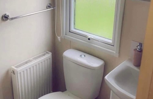 Rhyl Cabin | Inviting 3-Bed Cabin with Pool in Rhyl for Your Getaway