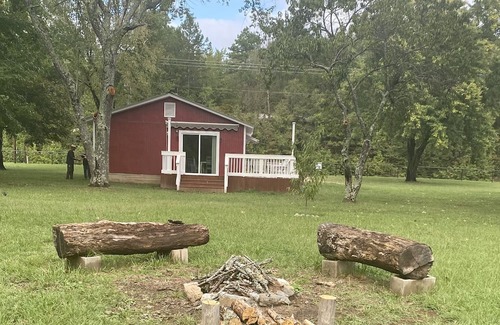 Norman Cottage | Picturesque Retreat by the Caddo River: Fishing & Spa Enjoyment