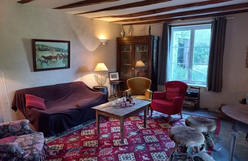 Moussac House | Holiday Home 'Gîte La Génevrie' with Private Garden