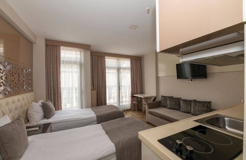 Talimhane House | Family-Friendly Double Room at Taksim Peri Suite Hotel