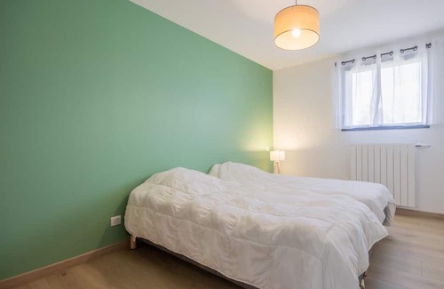 Chanaz House | Cozy Iloft 5 - Chanaz Gîte with Family-Friendly Amenities
