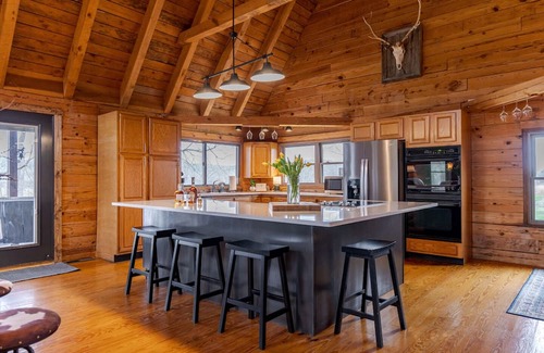 West Point Cabin | Serene Cabin Retreat Near Louisville and Elizabethtown