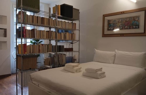 Lazzaretto Apartment | Exquisite Historical Palace Suite with Family & Pet Perks