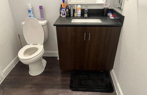Enterprise Apartment | hello this place has a rooftop lounge and 24 hour gym access 10min off strip