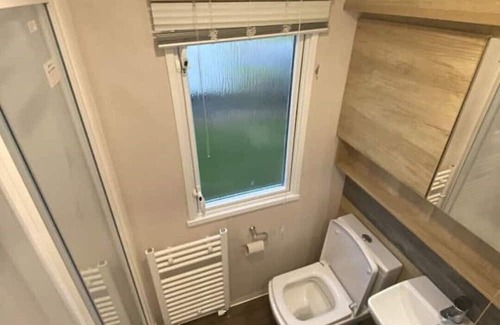 Isle of Grain House | Thameside Family Retreat with Child-Friendly Amenities