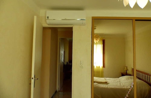 Six-Fours-les-Plages Apartment | Family-Friendly Retreat Just Steps from the Shore