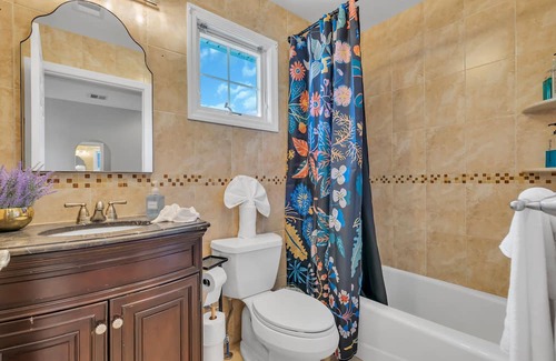 Seaside Heights Apartment | Family-Friendly Beach Retreat with Parking and 4 Badges