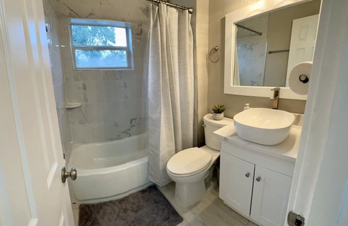 Pine Hills House | Modern 3BR Orlando Home Near Top Events and Attractions