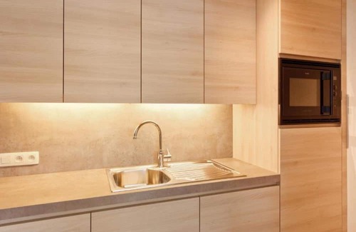 Langemark Apartment | Discover De Reünie - Family-Friendly Deluxe Studio Retreat