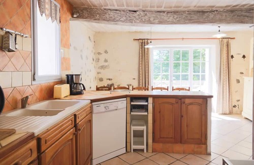 La Robine-sur-Galabre Apartment | Relax in a Historic Bakery, Perfect for Families & Friends