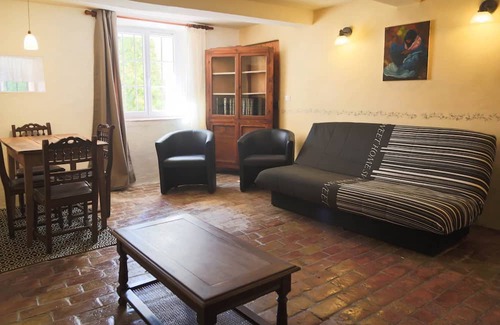 La Robine-sur-Galabre Apartment | Relax in a Historic Bakery, Perfect for Families & Friends