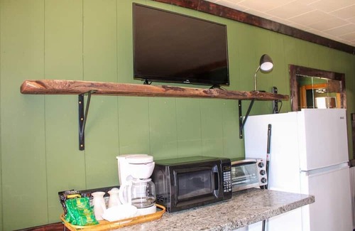 Howard House | Inviting Black Bear Lodge with Kitchen & Pet-Friendly Stay