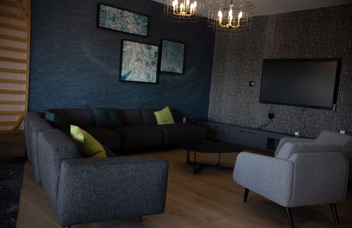 Lynn Apartment | Rooftop Retreat Just 5 Minutes from the Beach