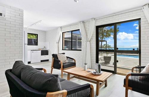Traviston Apartment | Oceanside on Dudley