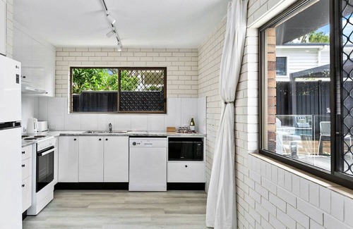 Traviston Apartment | Oceanside on Dudley