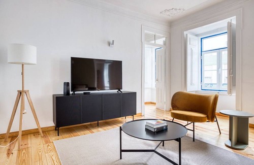 Santo Condestavel Apartment | Comfortable Blueground Estrela with Family-Friendly Amenities