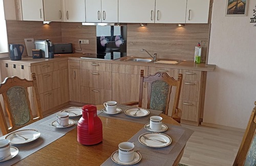 Ulmen Apartment | Ocean View Retreat: Ferienwohnung Apfelbaum Awaits You!