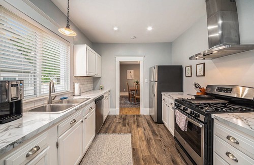 Grandville House | Charming First Floor Apartment with Family-Friendly Amenities