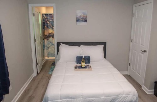 Goose Creek House | Discover Opuluxe Blue Horizon Hideaway - Sleeps 8 Comfortably