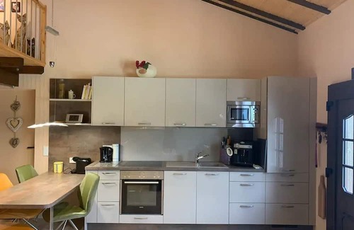 Neustadt Apartment | Escape to Ferienwohnung in Grüner Idylle, Ideal for Families