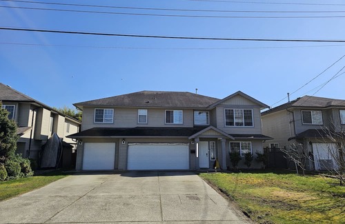 Maple Ridge House | Convenient Self Check-in with Private Room in Maple Ridge