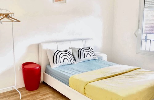 Les Luats Apartment | Homerez - Beautiful apartement for 4 ppl. with balcony at Villiers-sur-Marne