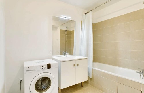 Les Luats Apartment | Homerez - Beautiful apartement for 4 ppl. with balcony at Villiers-sur-Marne