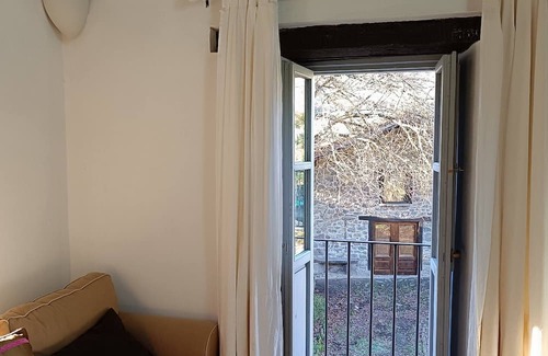 Pola de Lena Apartment | Cozy Rural House Lena: Family-Friendly with Breakfast Included