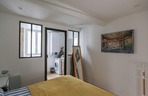 Saint-Maurice Apartment | Cozy Nest with Terrace Just Moments from Paris