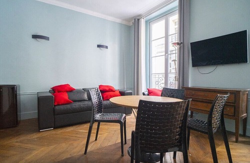 Quartier de la Place-Vendome Apartment | Cozy Retreat Near the Opera with Family-Friendly Amenities