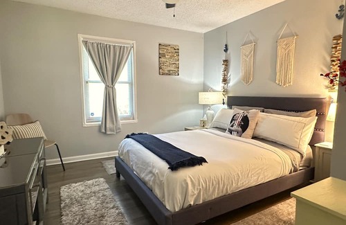Atlanta House | Nirvana - Family-Friendly Retreat Near Atlanta with Pool & Spa
