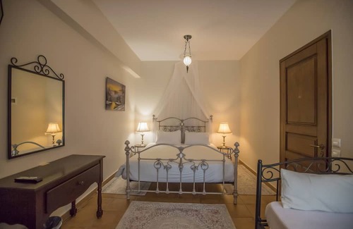 Lake Plastiras House | Discover Ersis: Family-Friendly Stay with Delicious Breakfast