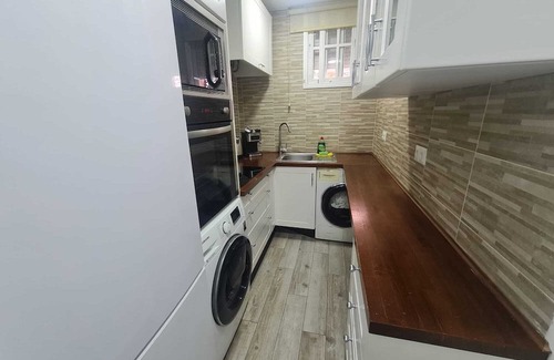 Perchel Norte Apartment | Reycentro 3rooms: Central Retreat with Oceanfront Views
