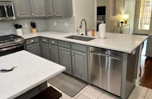 Shreveport House | Cozy 4/3 Retreat in Twelve Oaks - Family-Friendly Escape