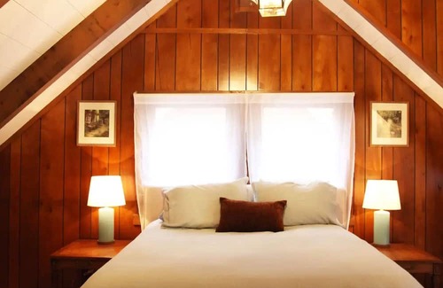 Bynum Cabin | Woodland Log Cabin: Family-Friendly Retreat Awaiting You
