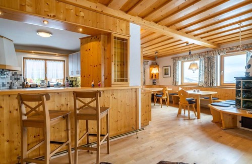 Reichenau Cabin | Discover Relaxation at Heidi-alm Lodge with Spa Amenities