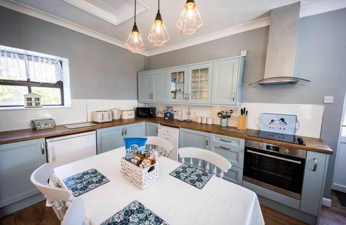Mynachlogddu Cottage | Pet Friendly Retreat at Meini Glas, Mynachlogddu