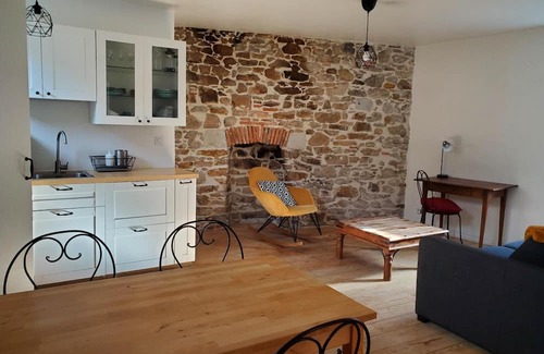 Petit Bois Apartment | Cozy Apartment Near Machines & City Center – 10/10 Rated