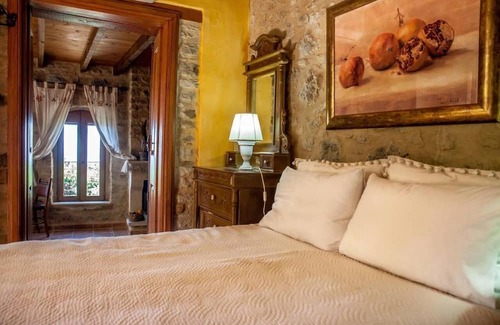 Anatoli House | Discover Smaragda House in Anatoli, Crete with Family-Friendly Amenities