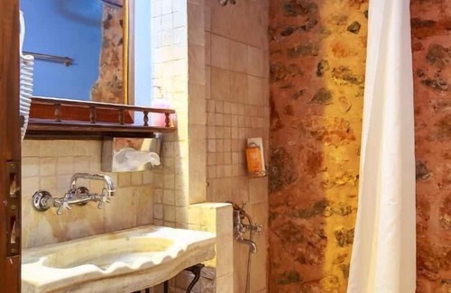 Anatoli House | Discover Smaragda House in Anatoli, Crete with Family-Friendly Amenities