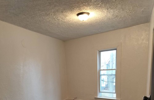Conneaut Apartment | Scenic Residential Retreat with Roof Access Near Lake Erie