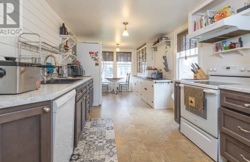 Yarmouth House | Victorian era house circa 1867 Tranquil retreat.