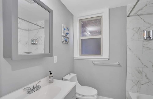 Roselle Park Apartment | Budget-Friendly 6 Beds Apt in Roselle Park, NJ - Pet Friendly!