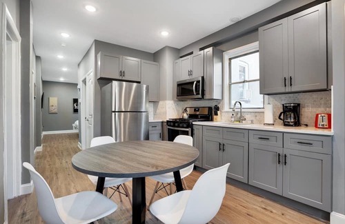 Roselle Park Apartment | Budget-Friendly 6 Beds Apt in Roselle Park, NJ - Pet Friendly!
