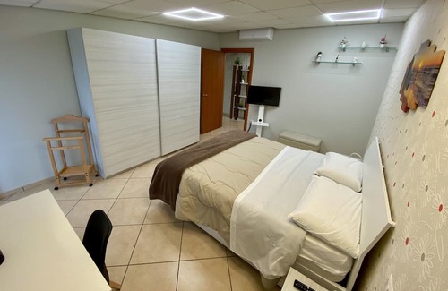 Frattaminore Apartment | Cozy Casa Crispino: Family-Friendly Apartment for 3