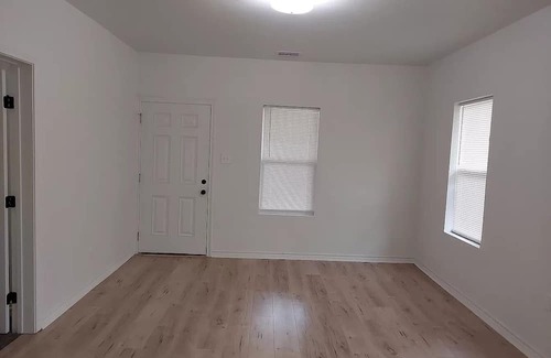 Beaumont House | Cozy 1-Bedroom House with Family-Friendly Amenities