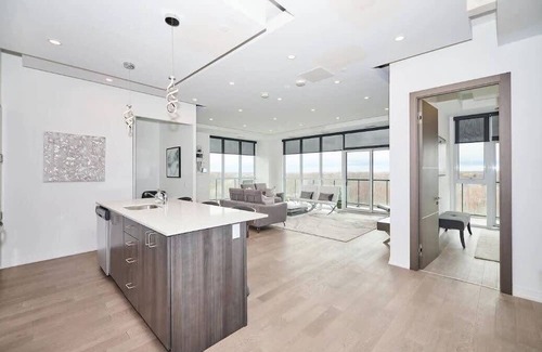 Niagara Falls Apartment | Experience The Eclipse Penthouse with Skyline Views