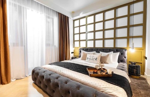 Bucharest City-Centre Apartment | Explore Qult Peaky Blinders: A Child-Friendly Retreat