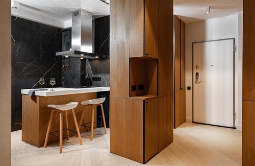 Bucharest City-Centre Apartment | Explore Qult Peaky Blinders: A Child-Friendly Retreat