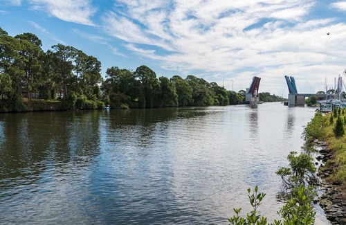 Merritt Island House | Family-Friendly Cape Crossing Resort & Marina 3BR Townhouse